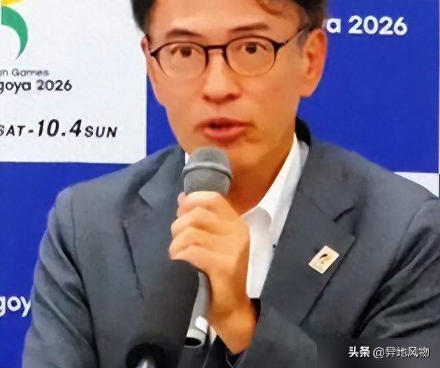 2026亚运会刚开赛就翻车，国歌放错、金牌掉色、集装箱漏水