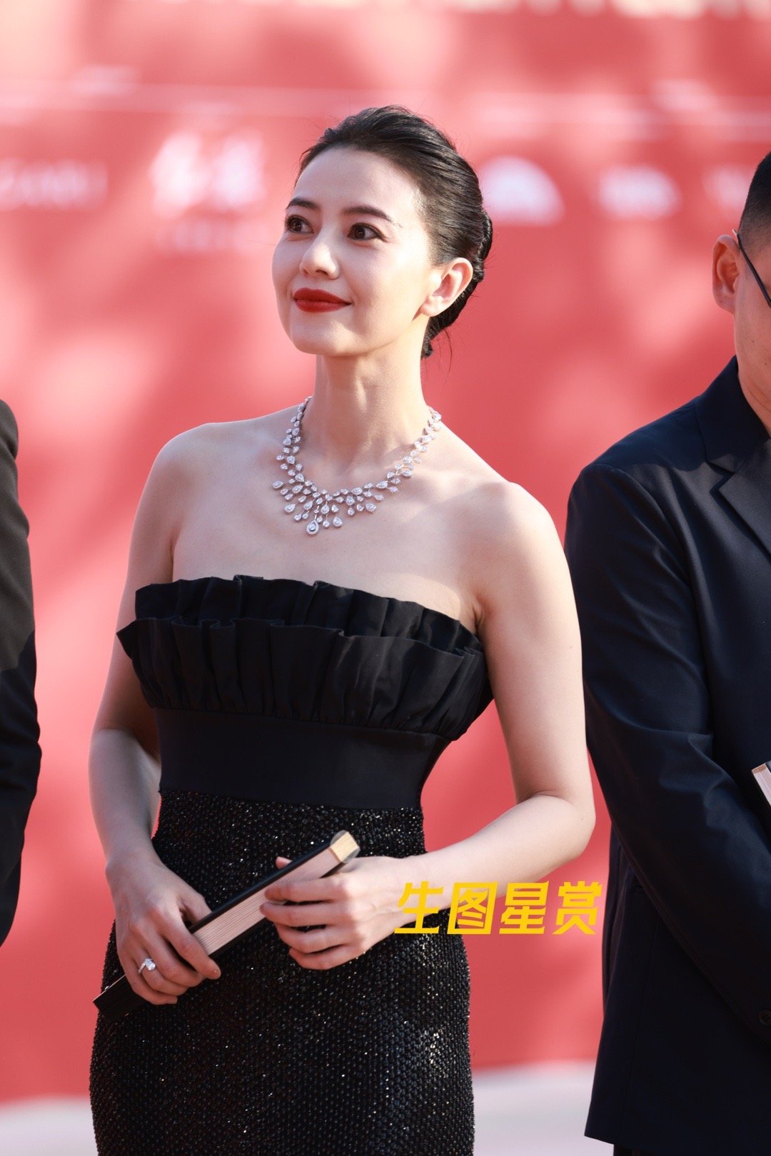 高圆圆北影节开幕红毯生图，国民女神优雅知性🖤🌷 | 2622独家 ​​​