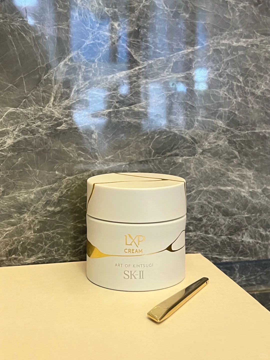 发现一个紧脸巨快的面霜！