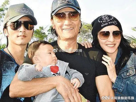 谢贤曾多次夸赞张柏芝善待孙子 据媒体报道，谢贤生前多次受访盛赞张柏芝，从不阻拦爷