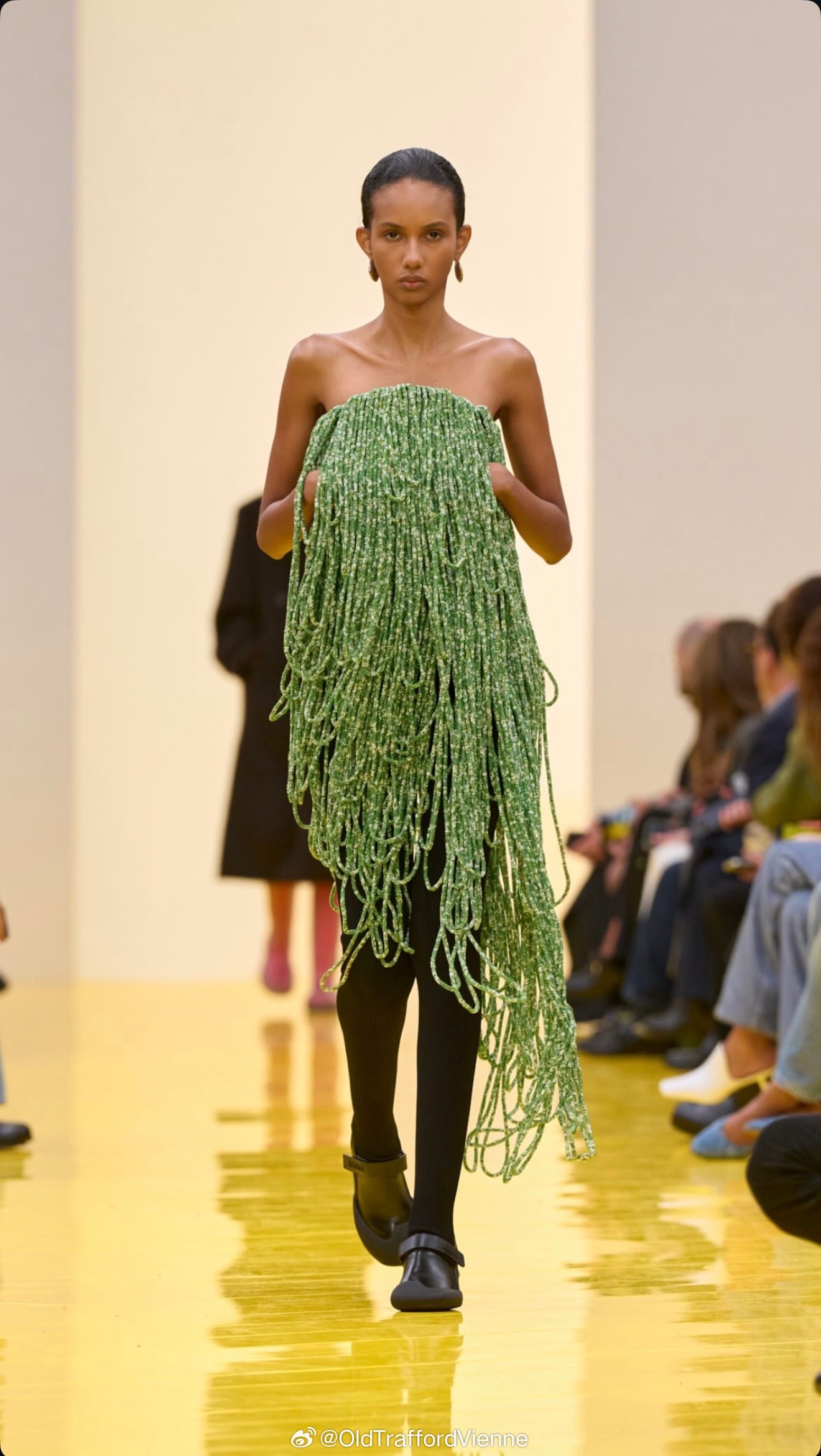 哈哈哈哈哈 期待王一博试穿这把豆橛子，我必拥有💚💚王一博拒绝不了攀岩绳