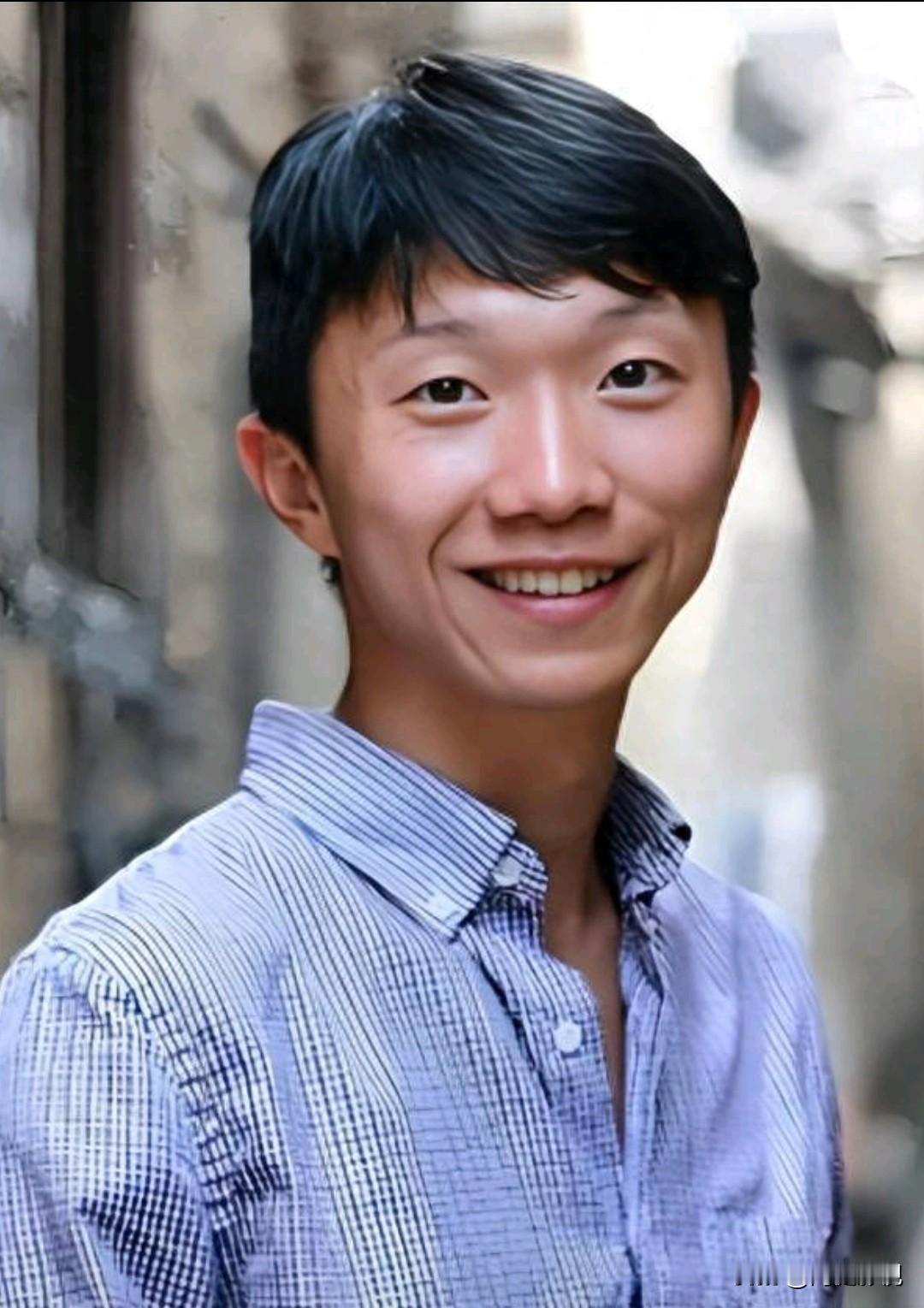 他演技爆棚，不输一线明星，没想到，始终戏红人不红。
他今年43岁，土生土长黑龙江