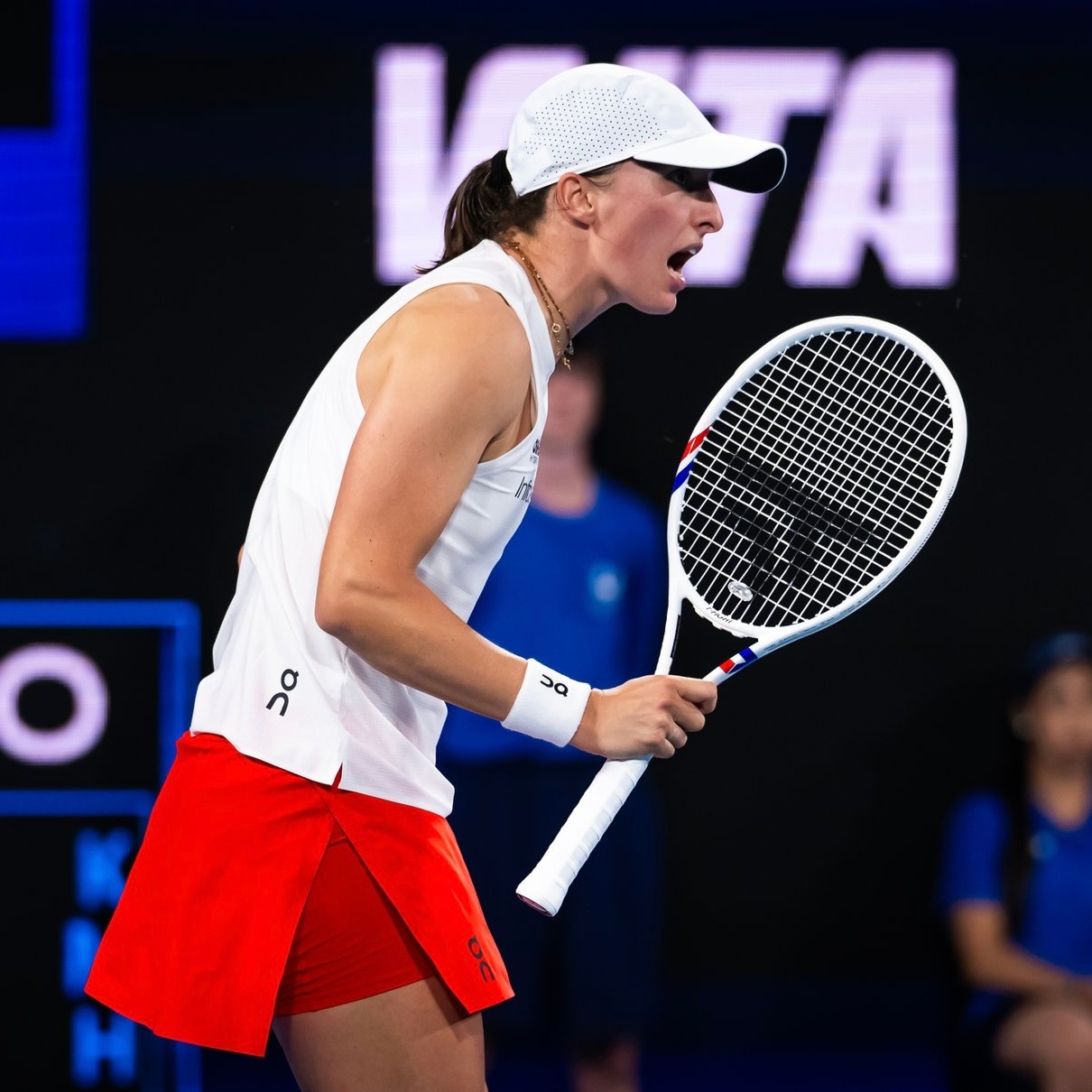 2026联合杯 网球联合杯小组赛最后一场，斯维亚泰克以6-3/6-2横扫拉门斯，