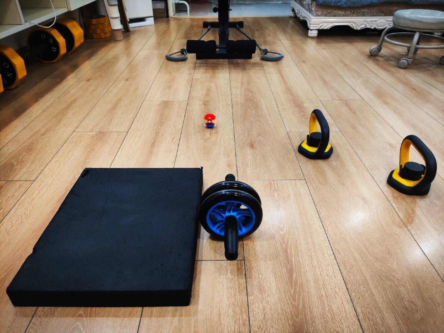 2025最后一个月，两年半，时间不亏人支架俯卧撑5组105，哑铃凳弹力绳练腿5组