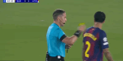 巴萨vs马竞同样一场 0 比 2，红牌成为一个转折点。 