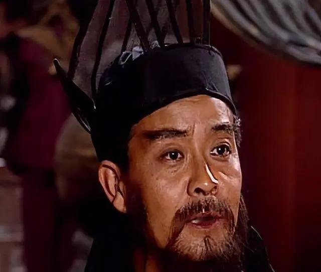 司马懿究竟是不是曹魏忠臣？
 
史书常将司马懿定格为“乱世能臣”，也有人斥其为“