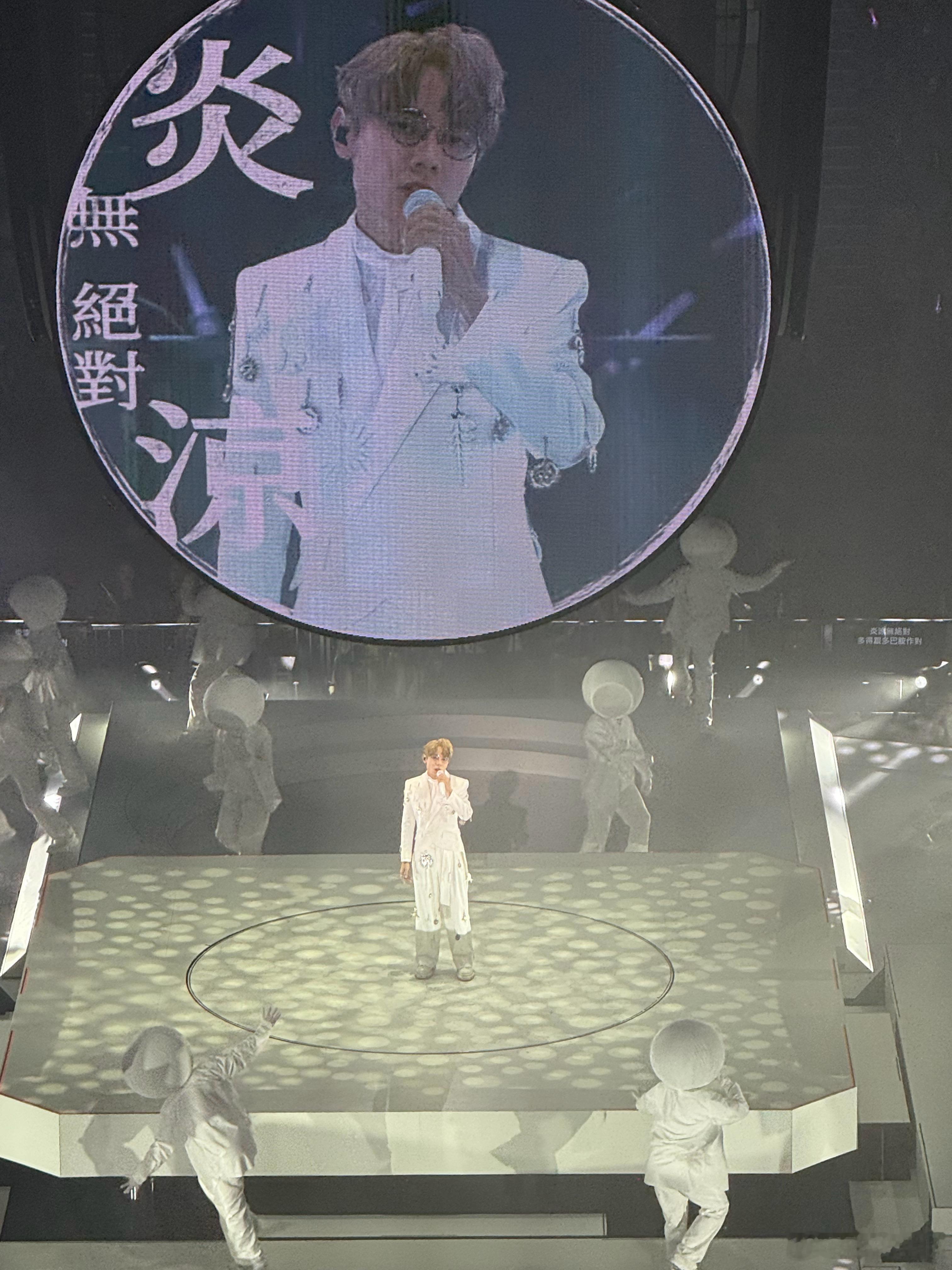 今晚eason同joey都黎睇林家谦！ ​​​