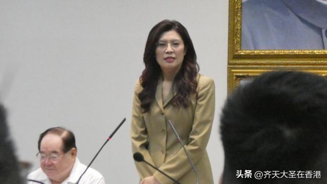 怎么会有这样党主席？偏要让自己人在初选时打的头破血流，那分裂的国民党怎打的赢团结