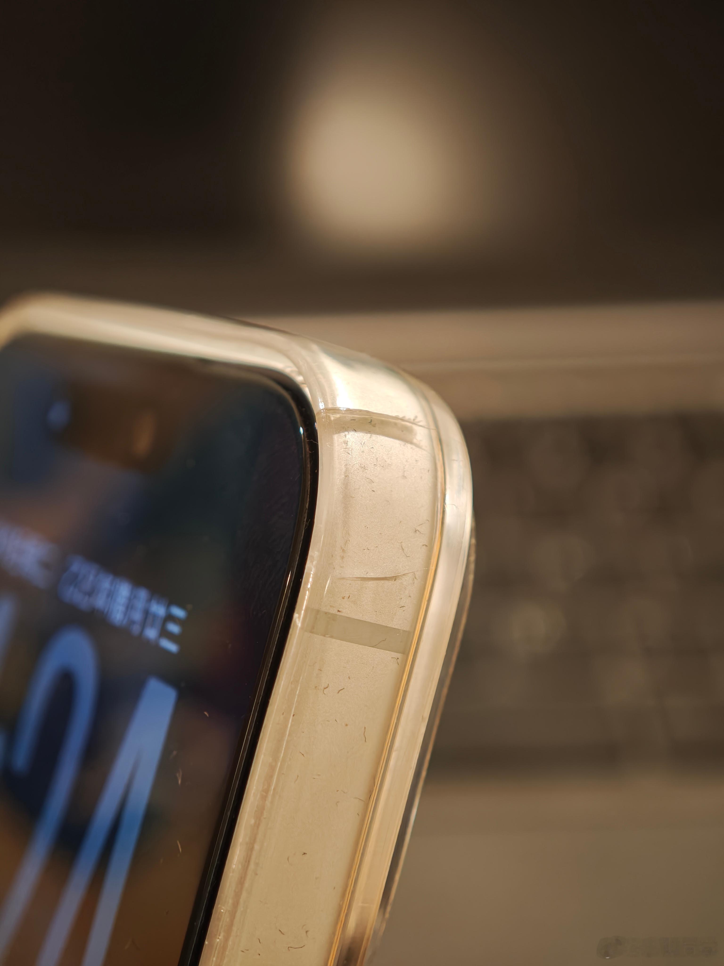 今天中午一个朋友和我吐槽说，自己花了近200大洋买的图拉斯手机壳，用了大概三个月