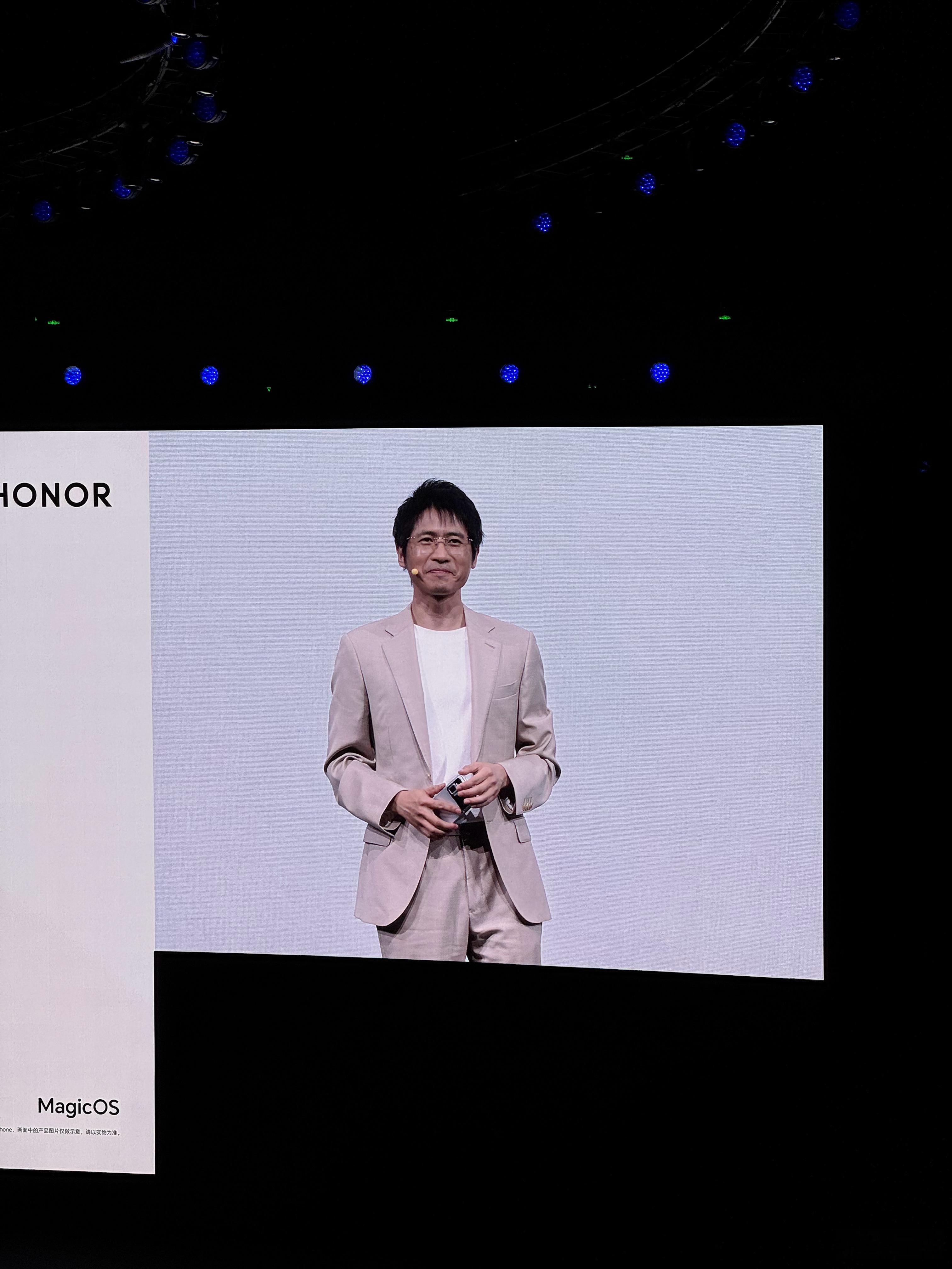 韩寒来了！荣耀Robot Phone 不过这次没带长焦手机真难受