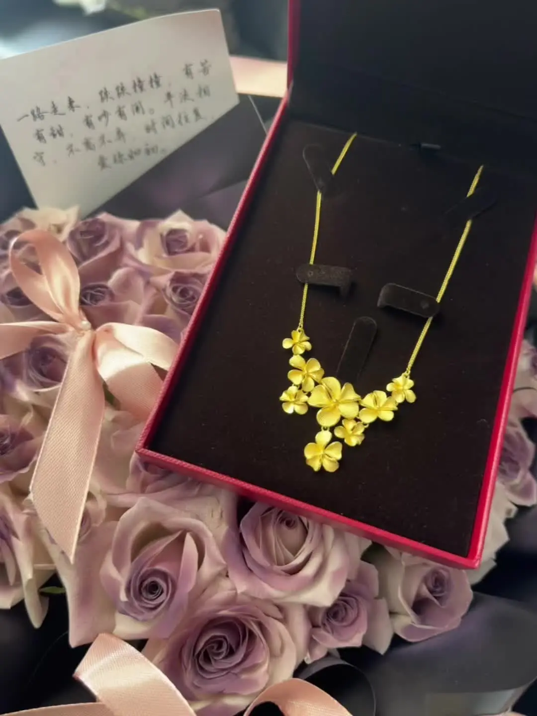 爱你的人用钱砸，不爱你的人生怕在你身上花的一分钱都怕打水漂