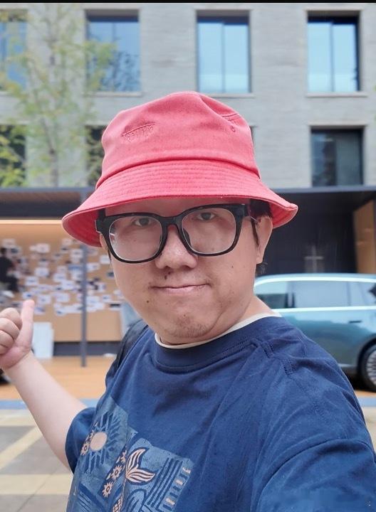 感觉短剧演员已经消失了别说短剧演员了。 汽车博主我觉得早晚也会消失。前两年做汽车
