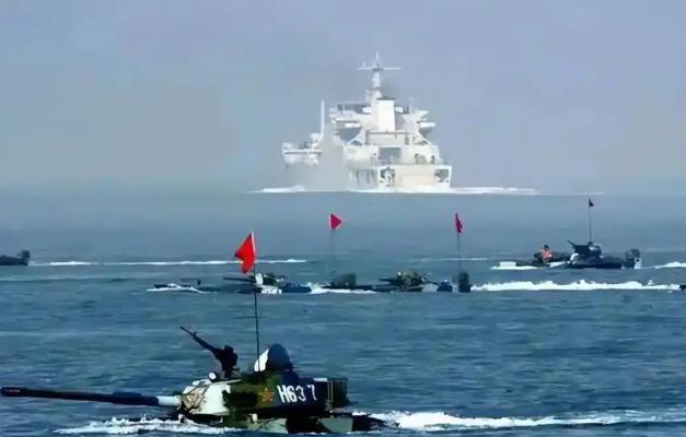 美日以为自己在“亮剑”，回头一看，解放军的口袋已经扎好了。6万人、40多艘舰、近