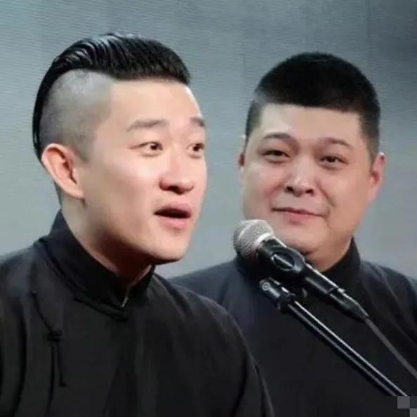 曹云金曝光被陷害的内幕！昨天曹云金直播时表示：某些人反串我的粉丝，在粉丝群里发有