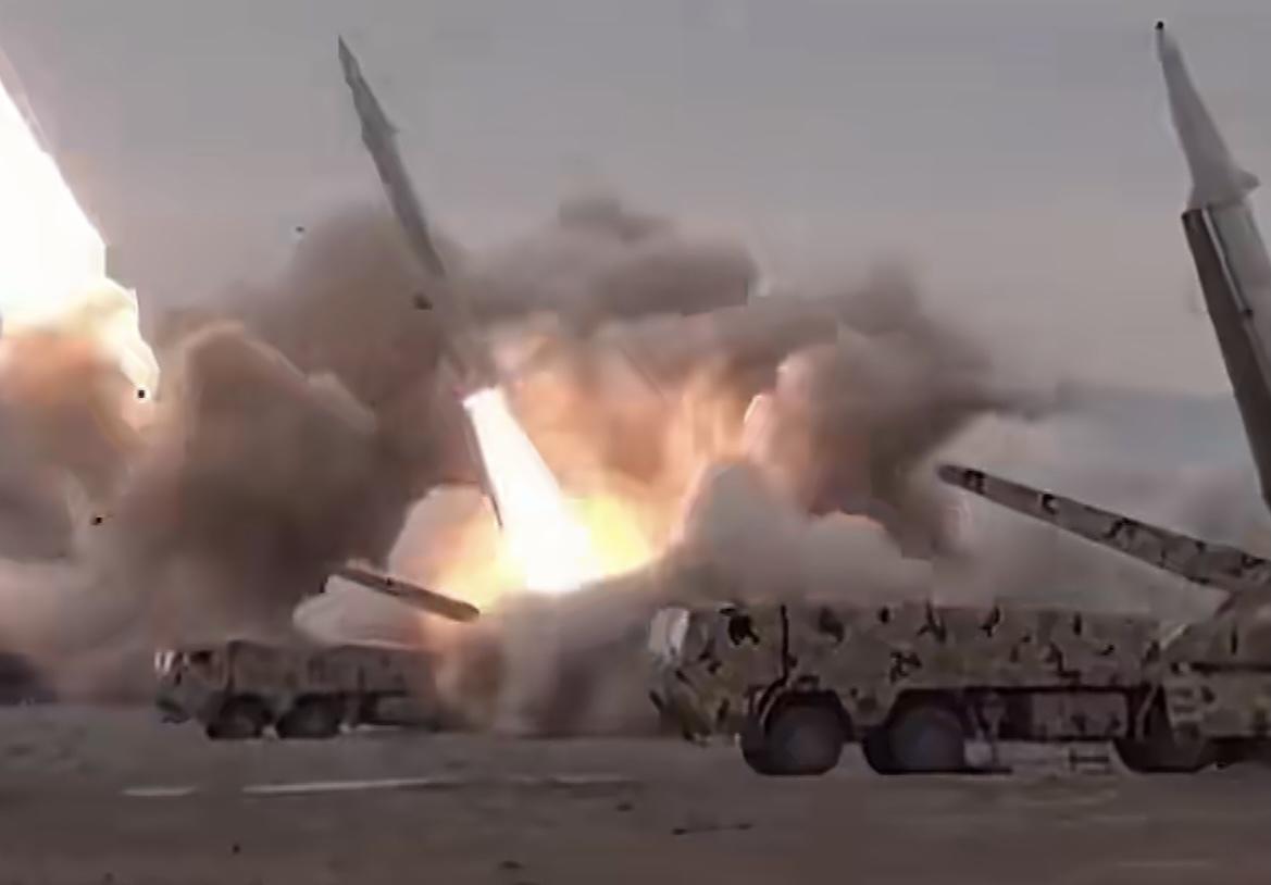 以前觉得退让能换来和平。现在看清楚了，美以是要他们的命，要支解伊朗！

美国人以