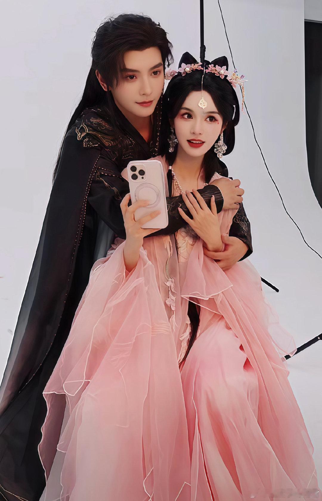短国《成何体统》还是有点像cosplay[笑cry]尤其还是漫改 ​​​