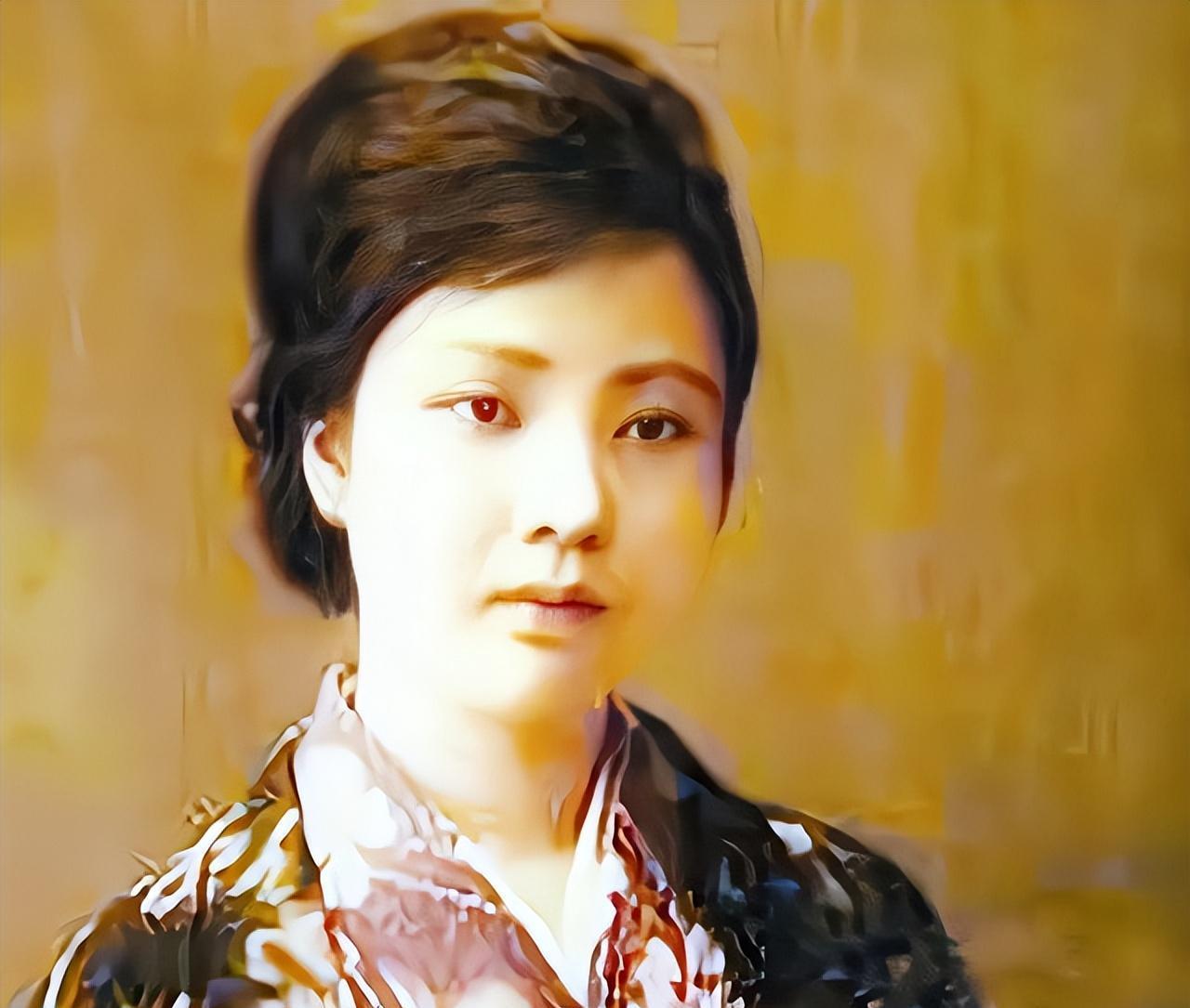 1937年，著名数学家苏步青有一回出门办事去了，他的日本妻子苏米子正在家里洗碗，