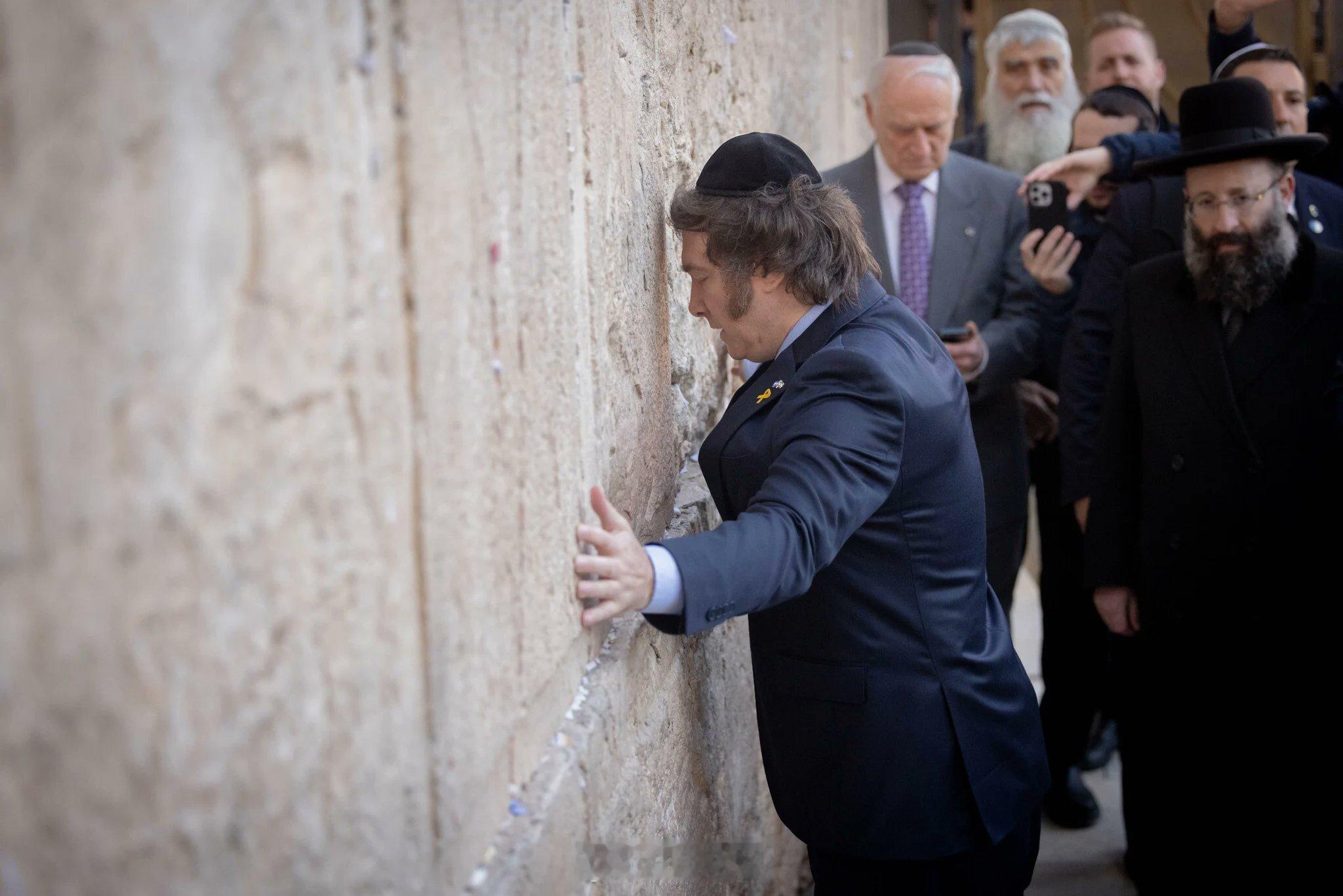 阿根廷总统哈维尔·米莱伊表示：特朗普邀请阿根廷加入新成立的“加沙和平委员会”——