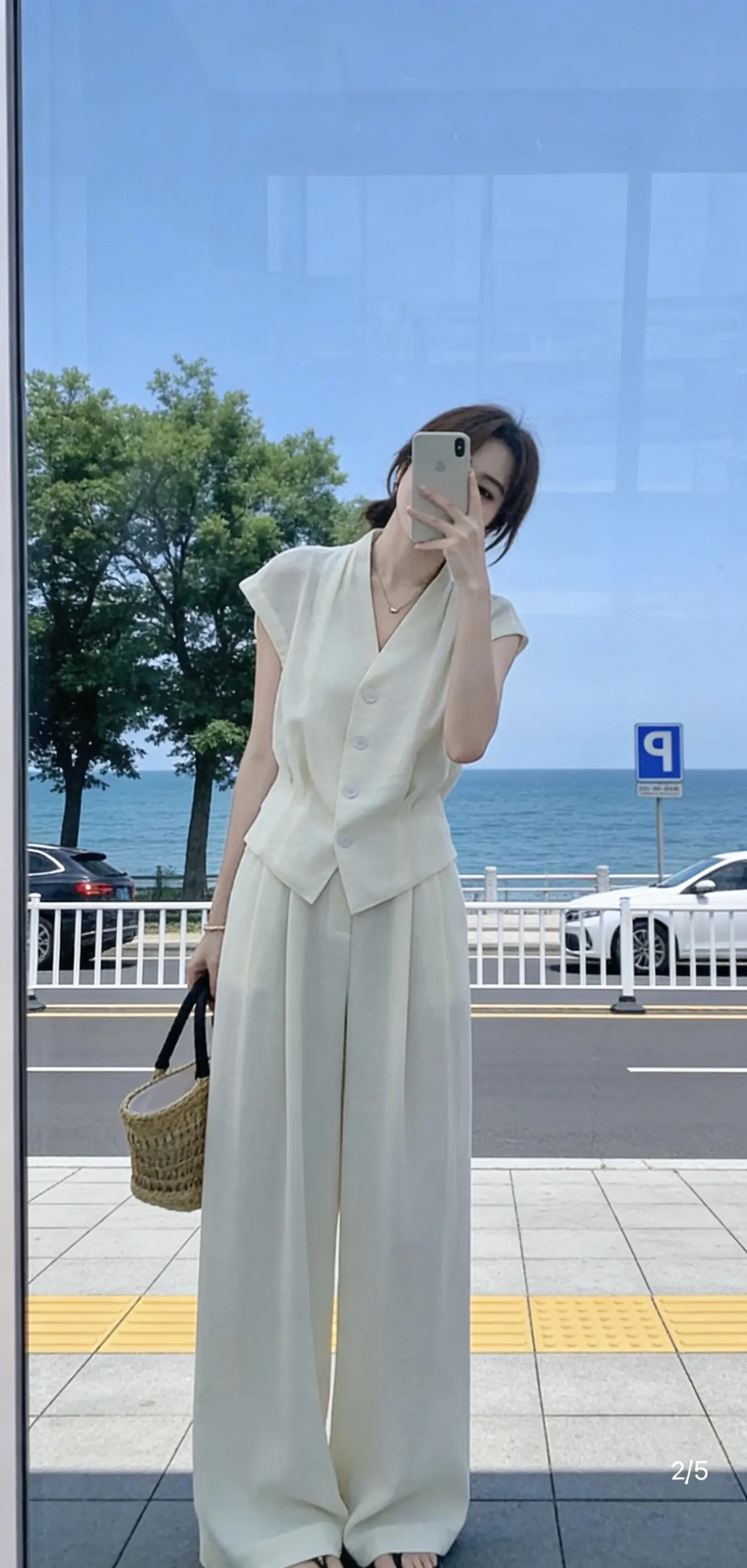 你所看到独当一面的我 是受了很多委屈 吃了很多亏 流了很多眼泪 才换来...