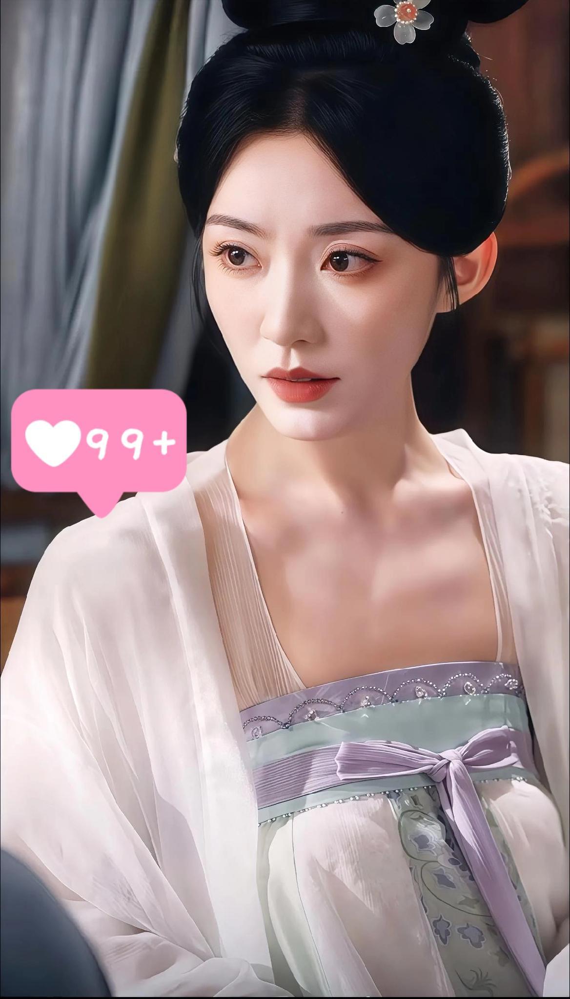 现在不管年轻人还是长辈，都爱刷短剧，妥妥成了全民热门娱乐。

它特适配碎片时间，