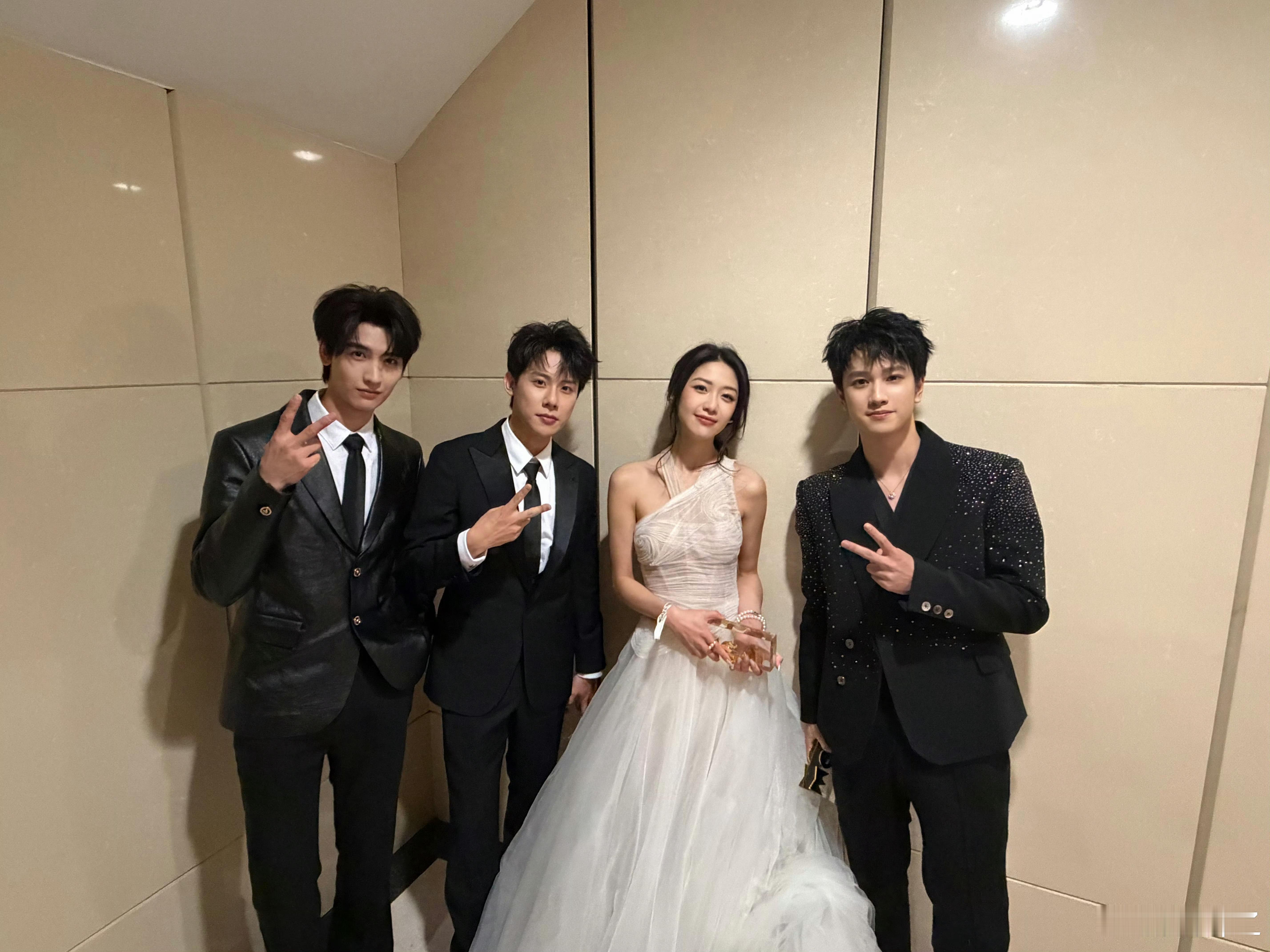 这个敖子逸真是帅爆我了