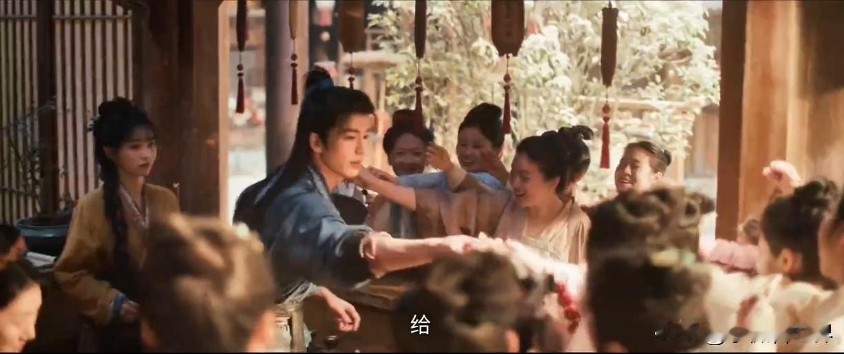 真要被《逐玉》里这些女子笑死！看到大帅哥言正在卖卤肉铺，那个激动兴奋呐！

团团