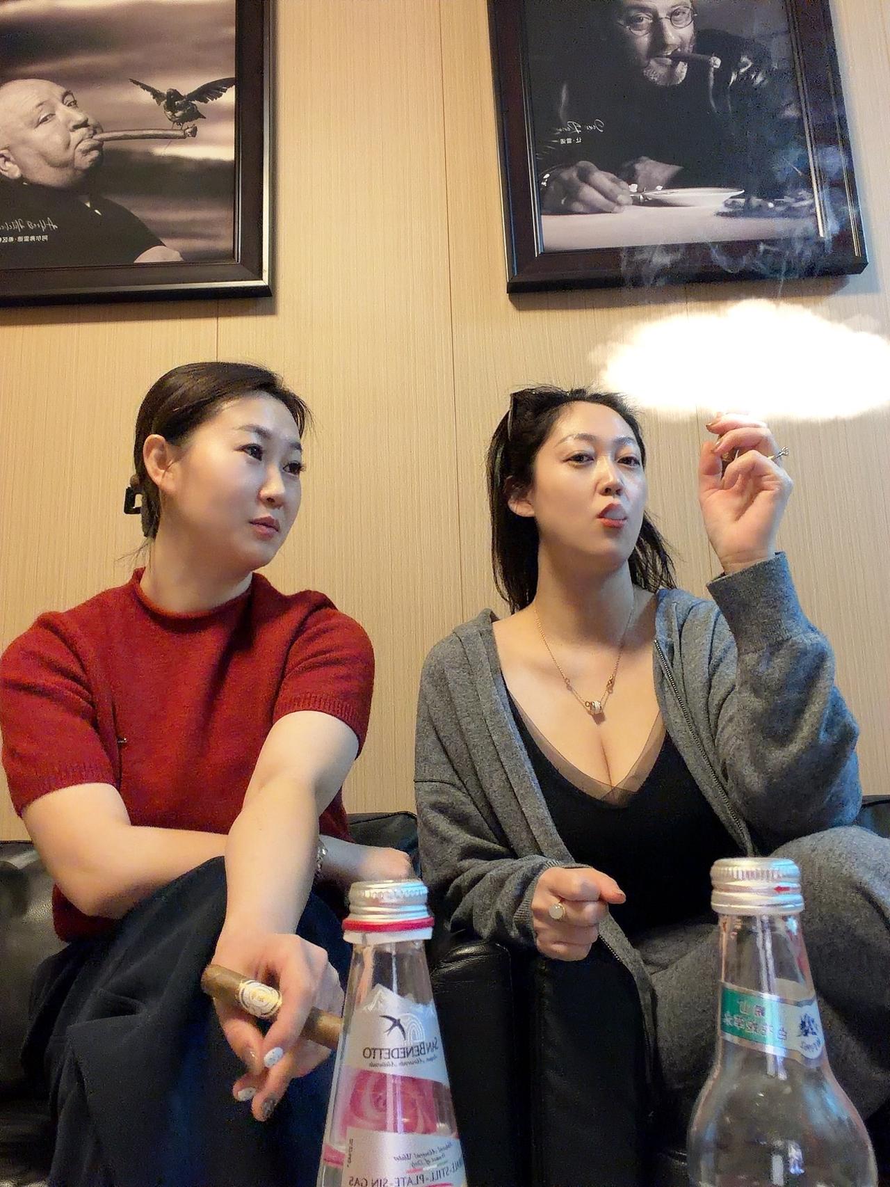 你不用给我情绪价值，请直接上价值。我听不懂人话还看不懂人名币嘛中年少女的七大特征