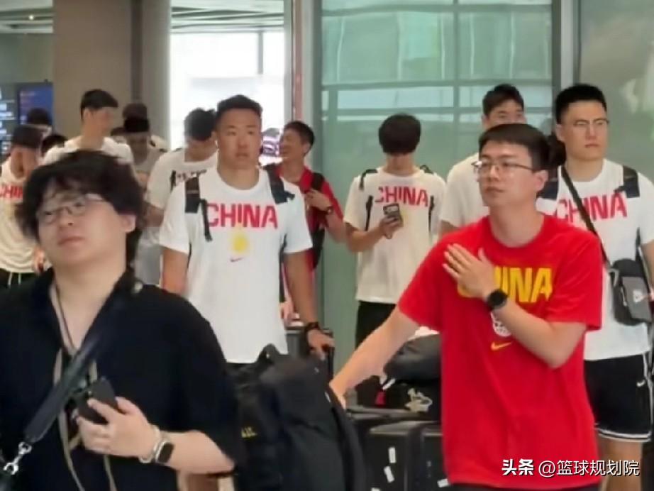 中国男篮抵达北京，做最后的调整！

中国男篮结束了世预赛前的全部热身赛，目前已经