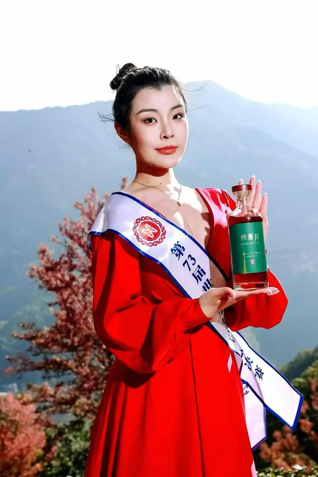 亚太领袖会·国际爵士雪茄沙龙：以顶级奢享，定调领袖格局，致敬雪茄致敬时间的味道，