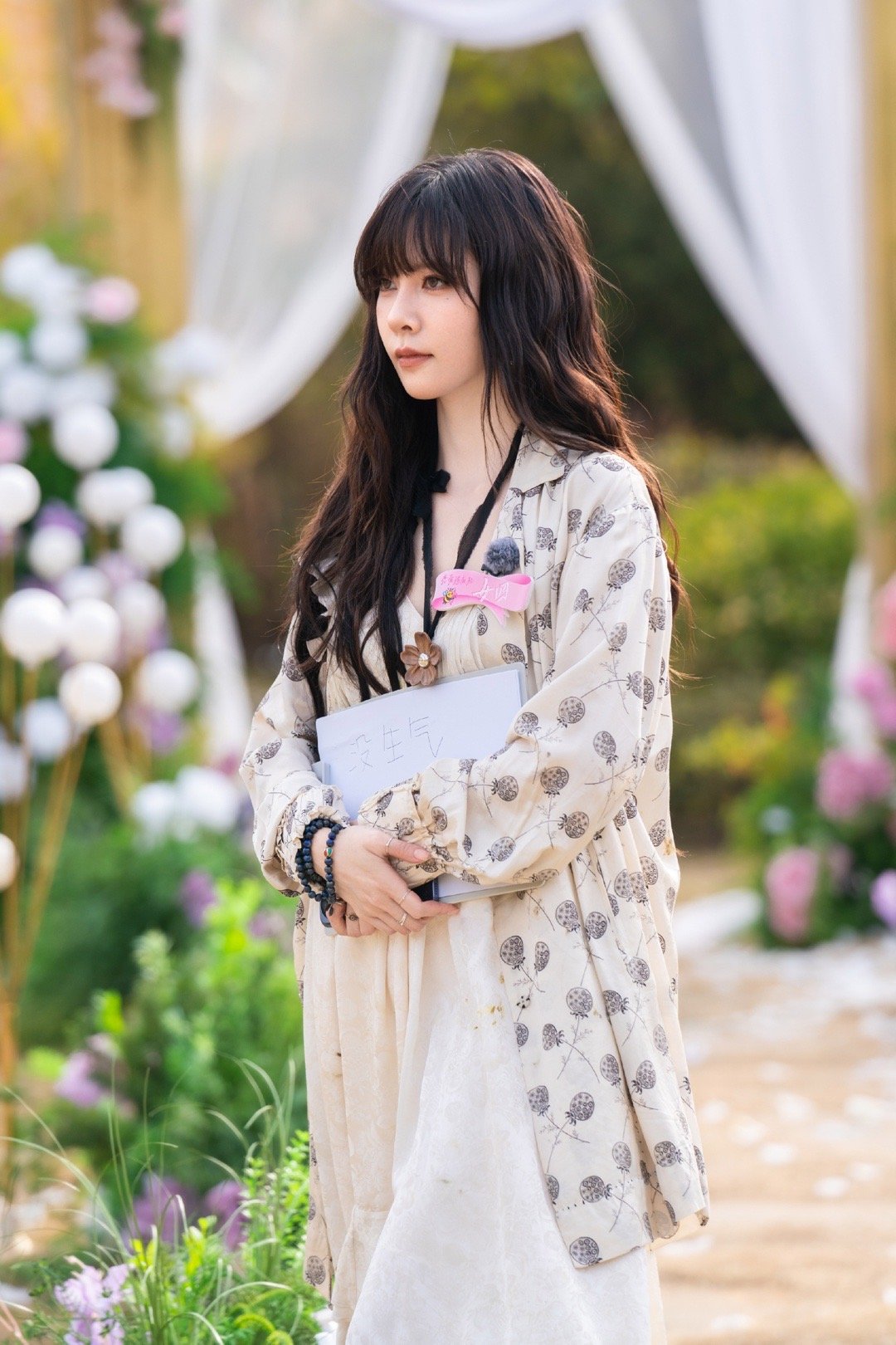 徐志胜贴脸开大宋妍霏臭脸 徐志胜的脱口秀功力用在宋妍霏身上，效果翻倍！一句“你还