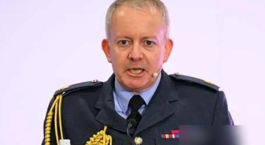 英国国防参谋长到乌克兰前线转了一圈，回来后说得很直白：乌军无人机操作员每摧毁一个