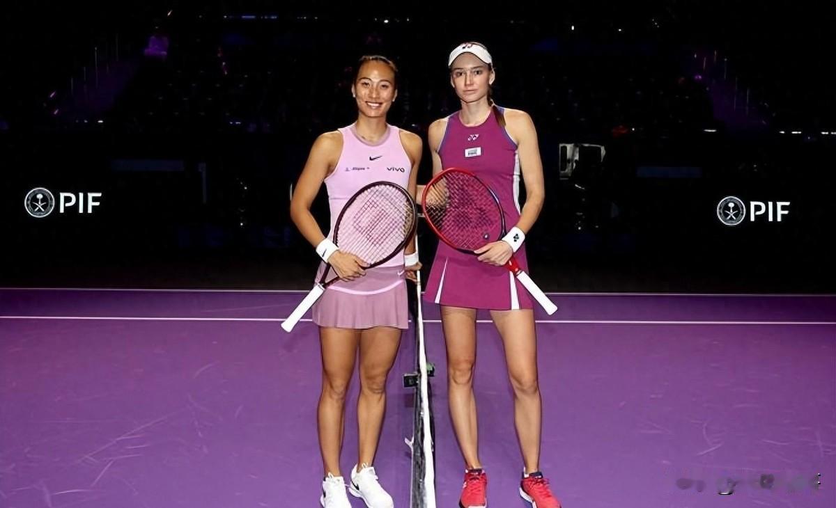 逆风翻盘！郑钦文年终总决赛惊艳一战，4大里程碑震撼网球圈！
一个被质疑的年轻选手