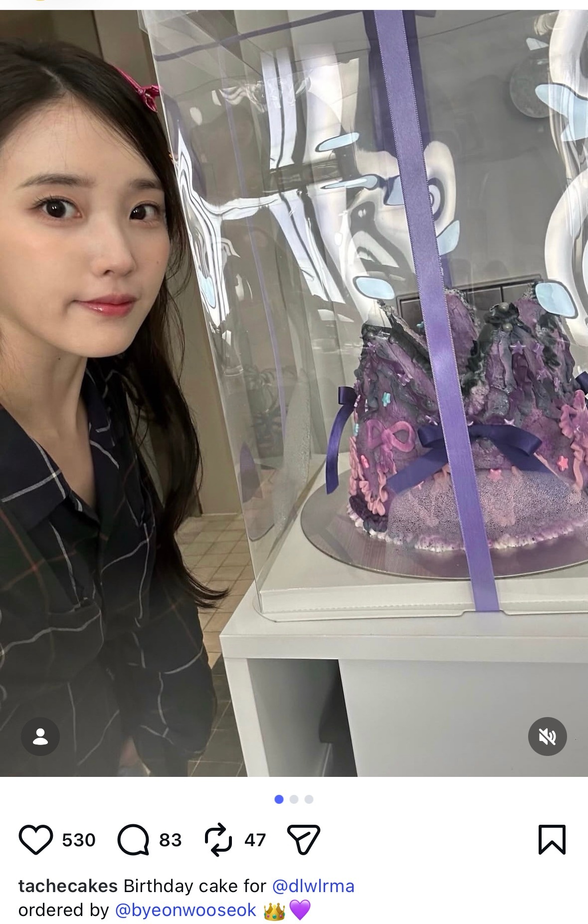 蛋糕店更新，边哥在IU生日的时候送了蛋糕好特别的蛋糕，哥的品味真好☺️ 