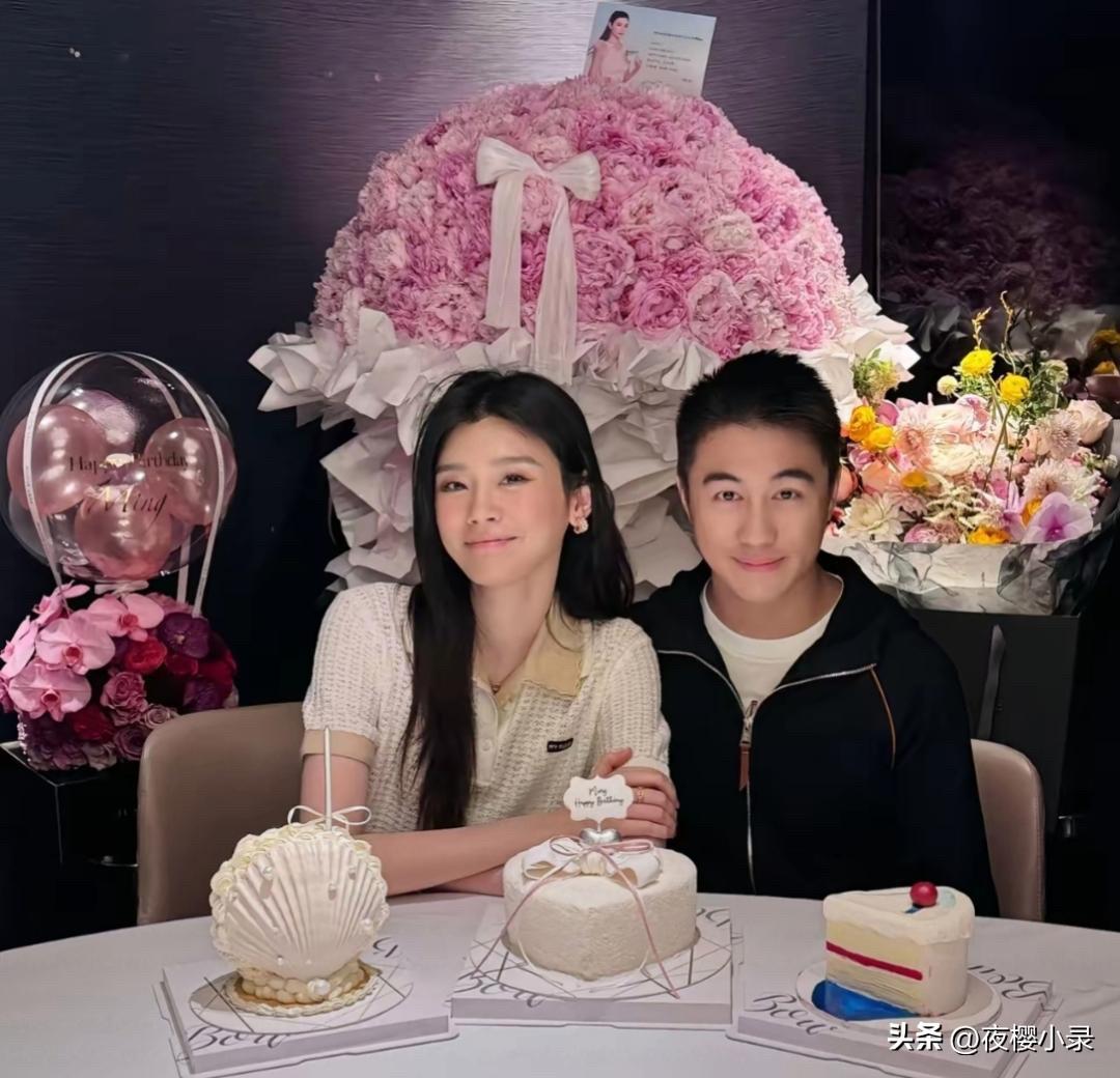 奚梦瑶过38岁生日。一家四口真幸福！[福][福]