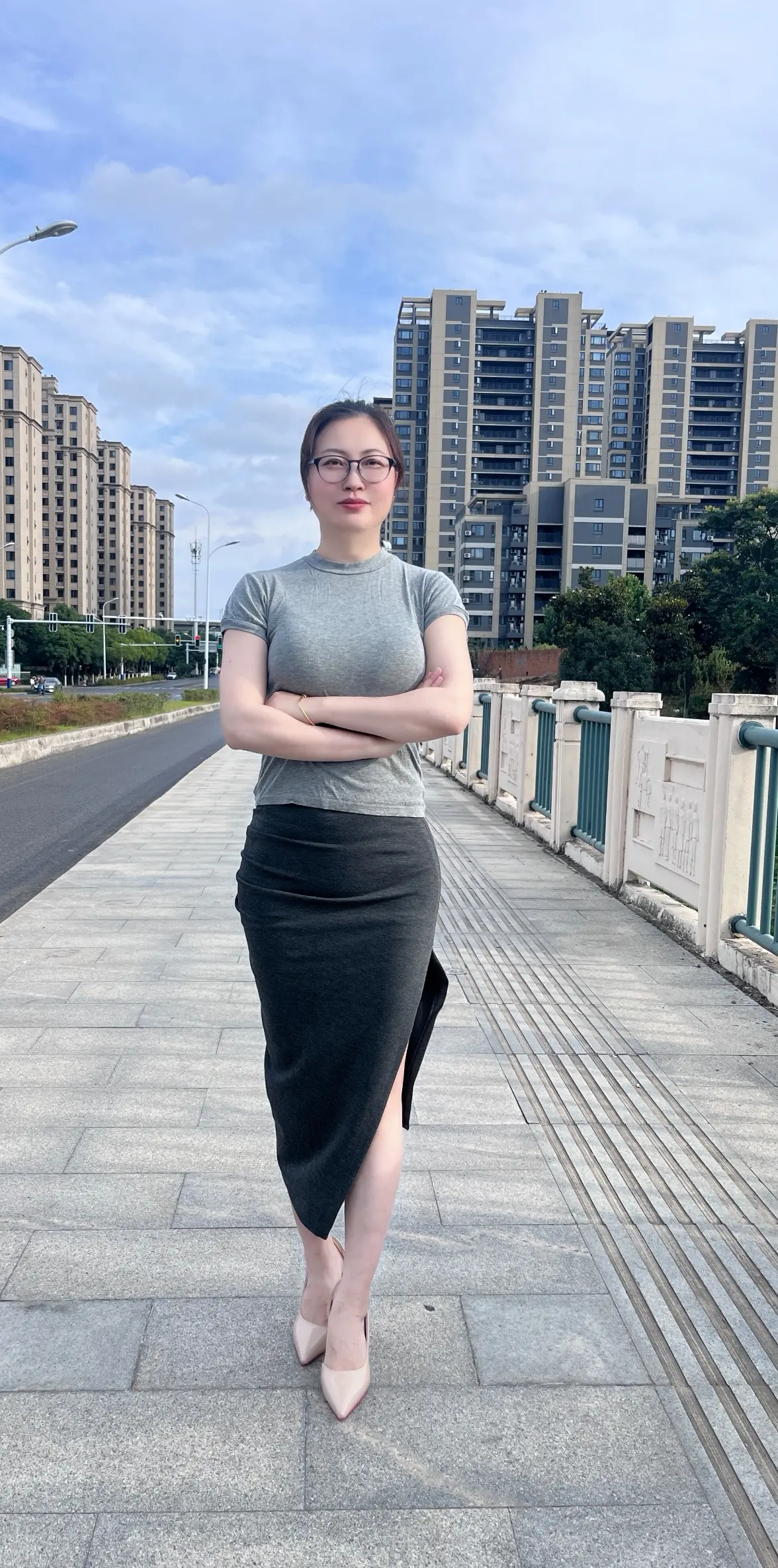 端午节的第一条祝福，我想送给你，祝你左手握健康，右手握财富，愿快乐粽在...