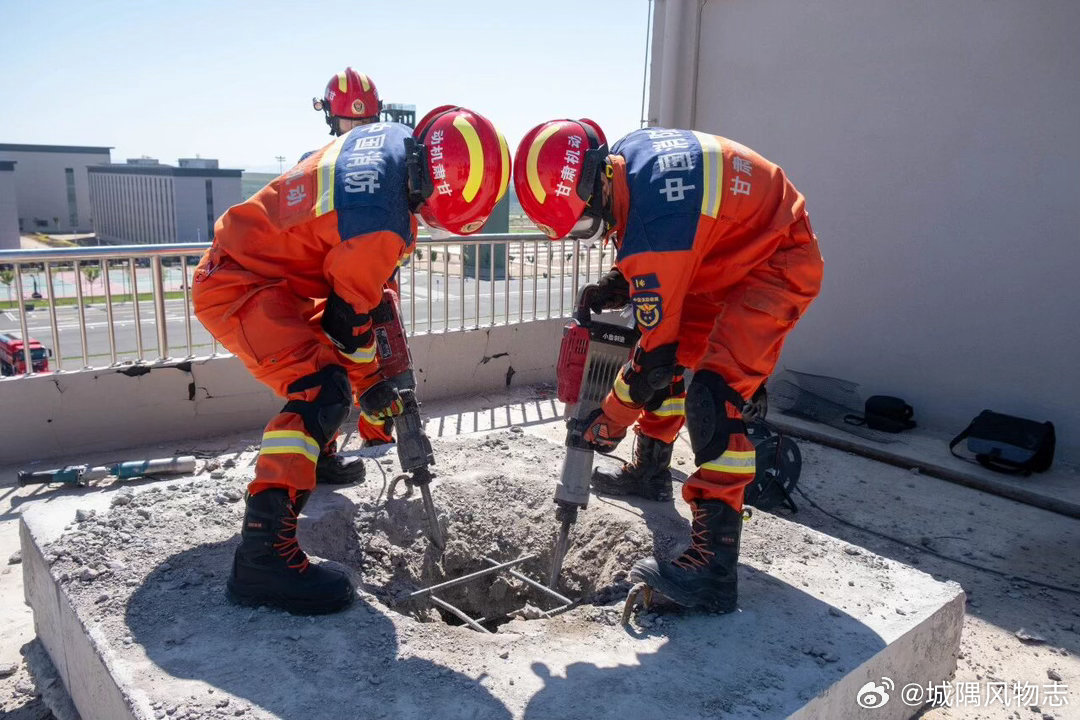 网络文明陇风清甘肃身边事厚道甘肃兰州身边事 顶撑破拆搜救样样练！消防员锤炼地震救