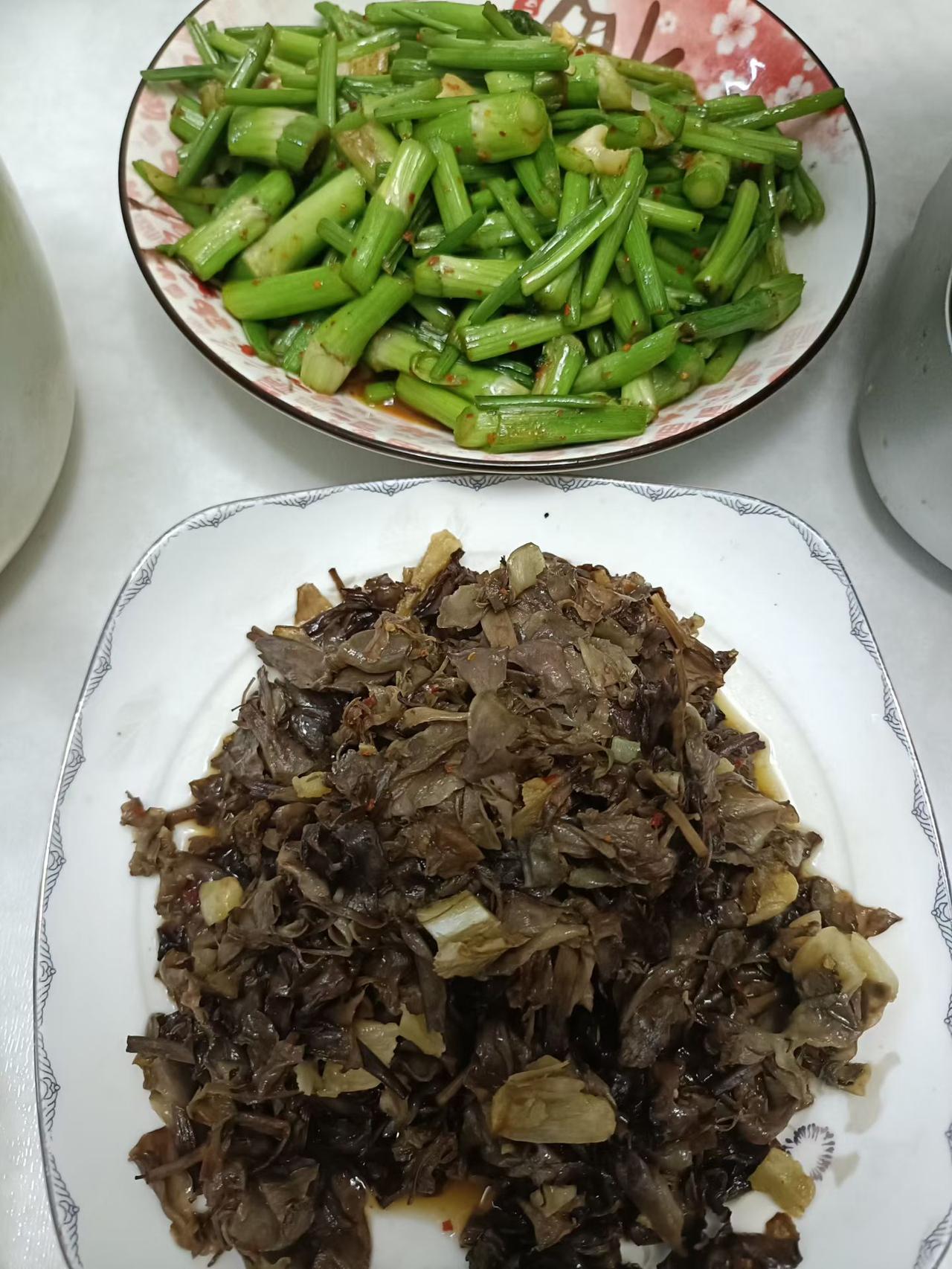 我发现了我这五十年的人生最喜欢做的几件事：
1、最喜欢做让自己后悔的事
2、最眼