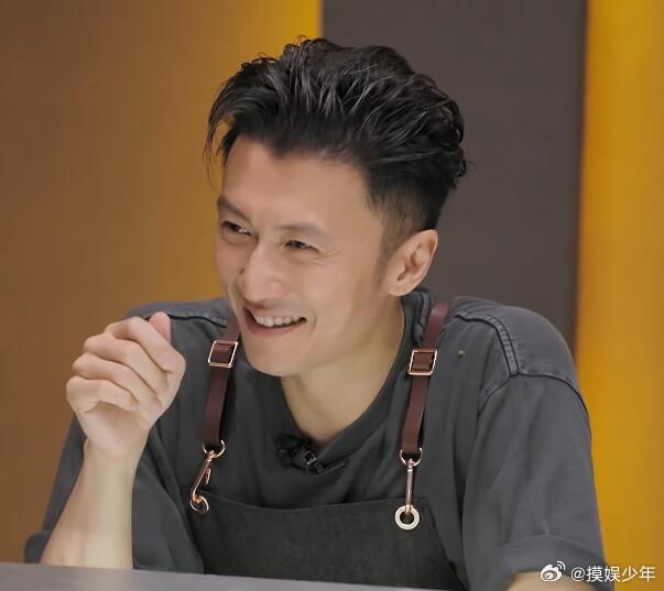 谢霆锋一进厨房就切换状态 认识那么多顶级厨师不算啥，真正厉害的是他能跟人家平等交