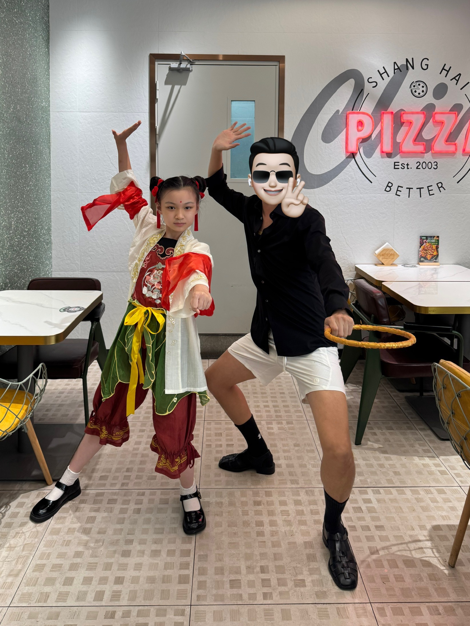 哪吒2下映  心情不好。 哪吒下映了。 不是说好延长到第三部上映的吗？？？？ 我