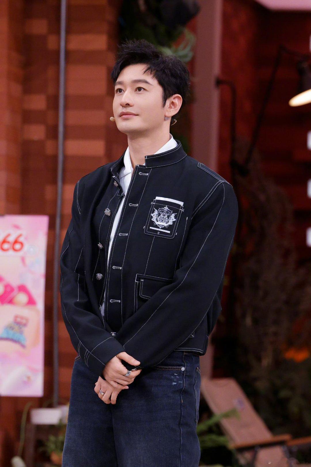 黄晓明王俊凯互放狠话你好星期六中餐厅两代店长正面对线，黄晓明气场全开，王俊凯底气