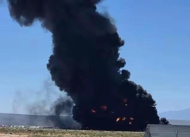 一架B-52在本土基地起飞就坠毁了，8人全死。你真以为这只是一次意外事故？大错特