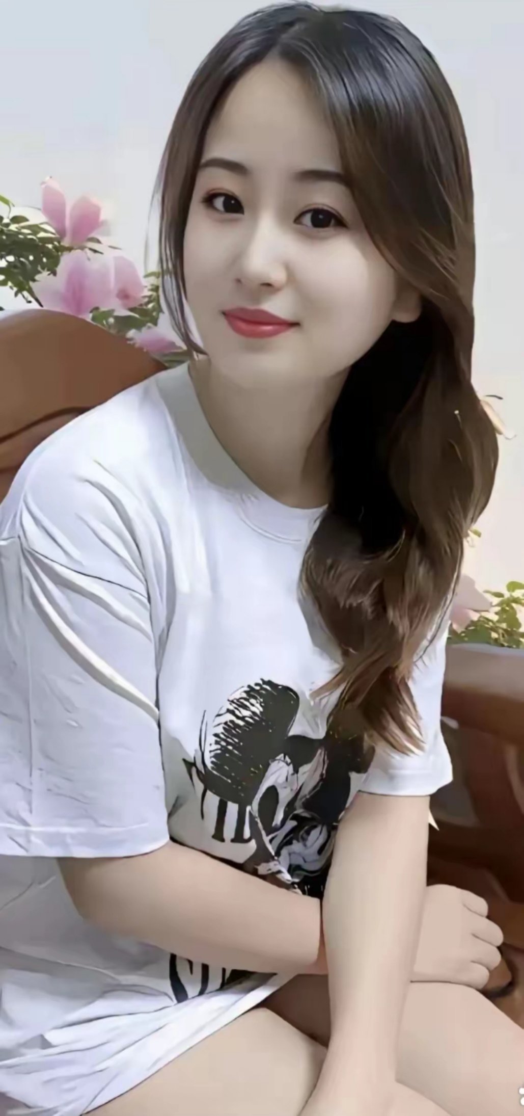【转载】少妇的美，黑丝短裙大长腿，身材妩媚樱桃嘴，爱上她你不后悔。​这个年龄段的