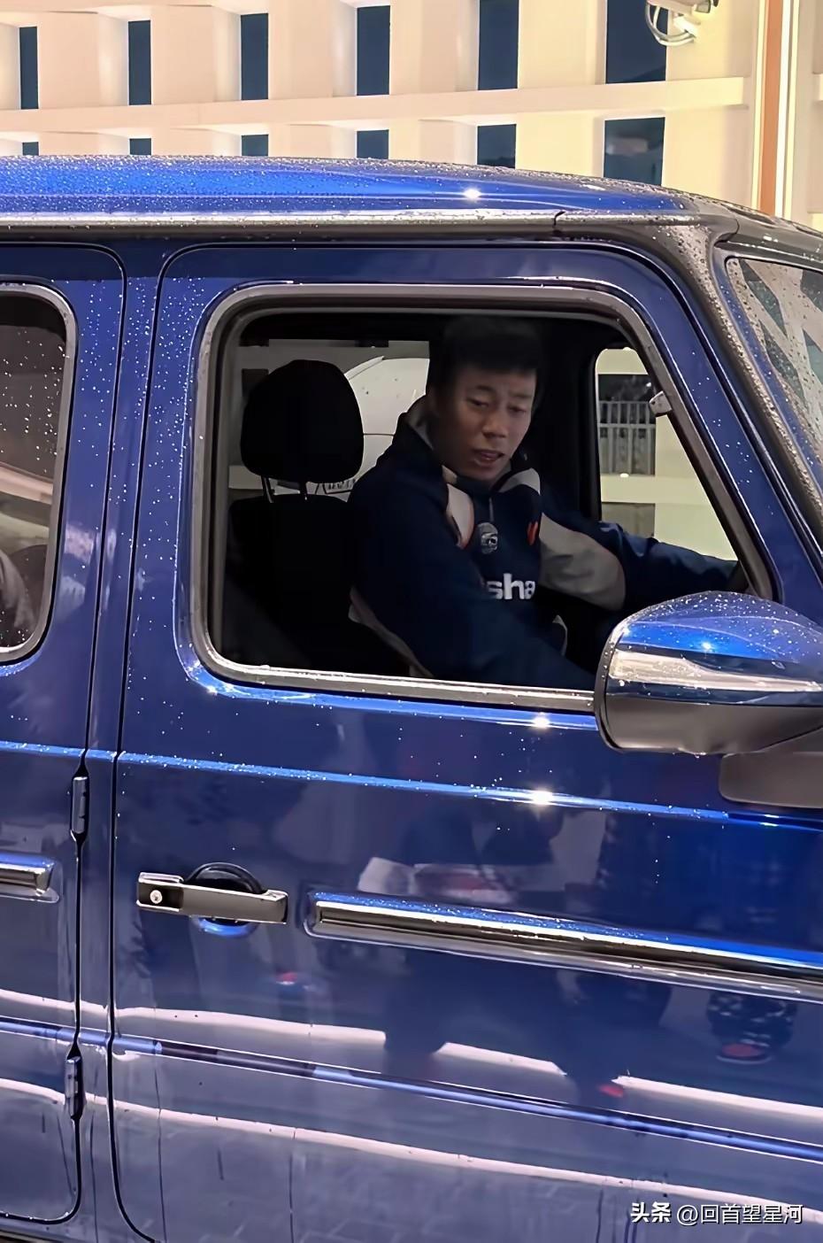 张镇麟把自己的大G开打上海去了，这样也对，毕竟他现在生活和工作都在那边，车放在沈