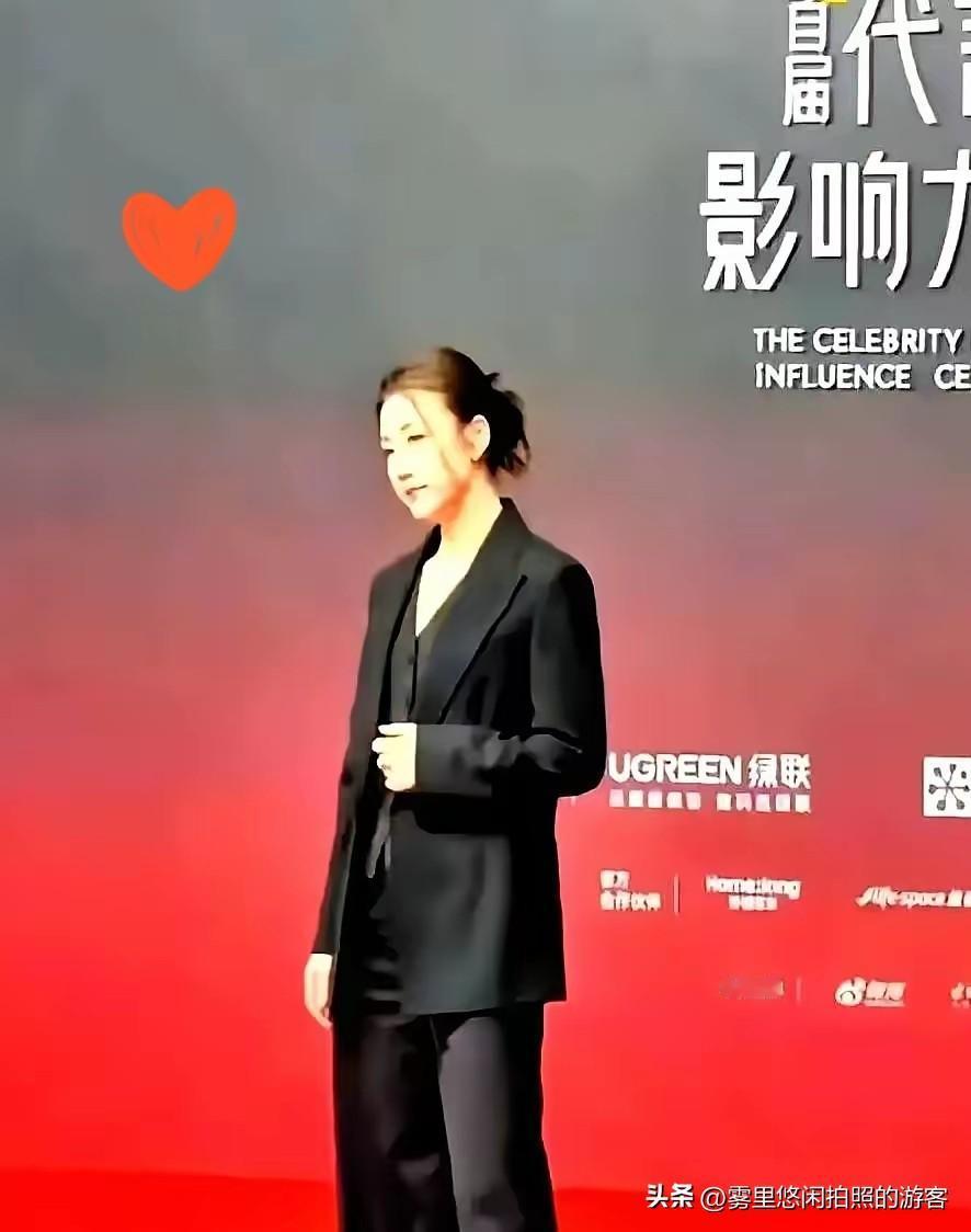 一觉醒来，邓亚萍沉默了，王楠也沉默了，原来是陈梦在厦门活动上，直接就穿了一身黑色