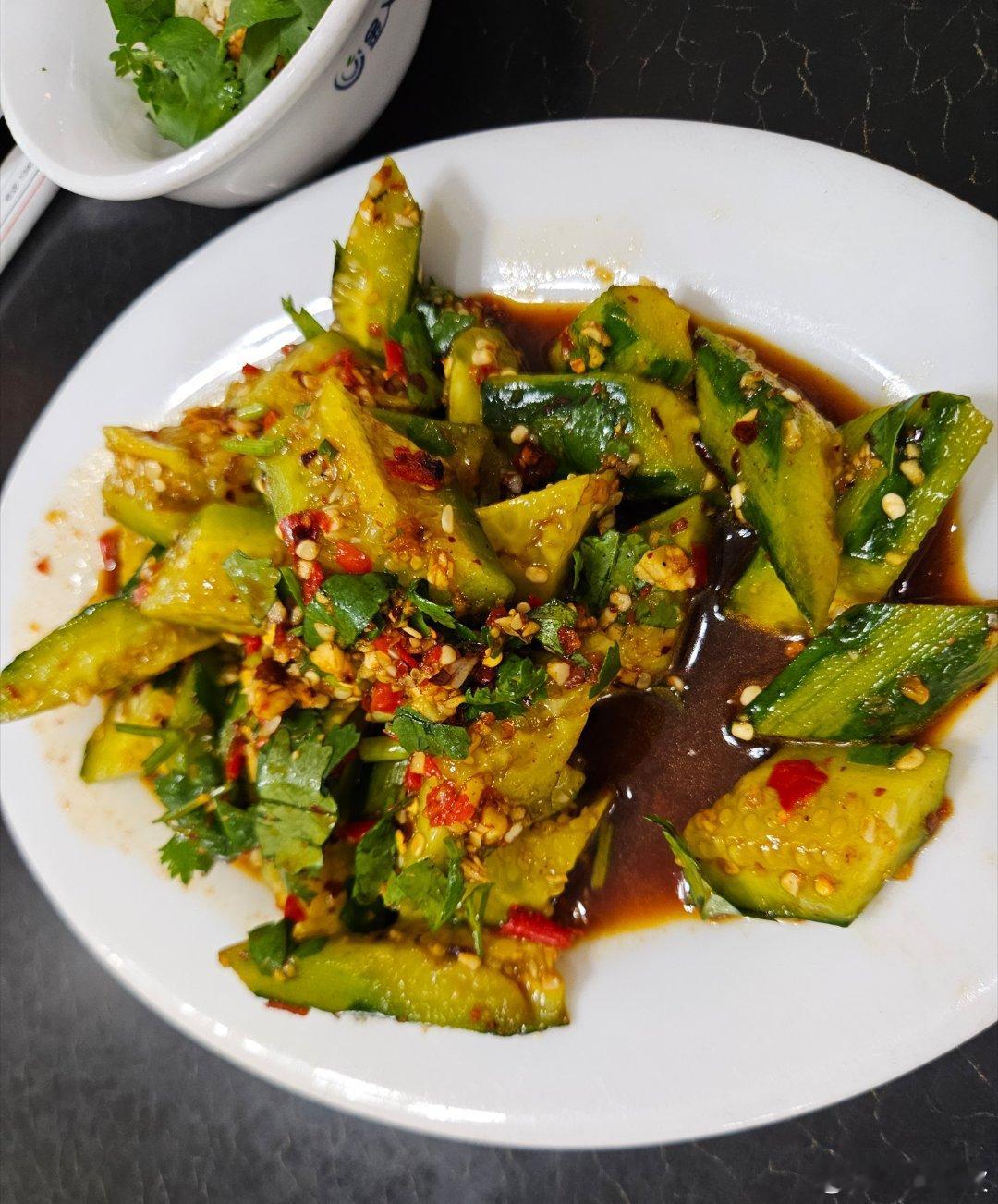 周末就吃锅天麻火腿鸡吧！ ​​​