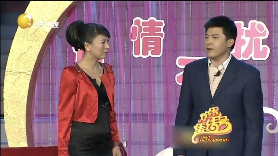 孙涛在直播间力挺闫学晶
在直播间，有网友喊话给闫老师捐款，结果他硬刚粉丝，强调与