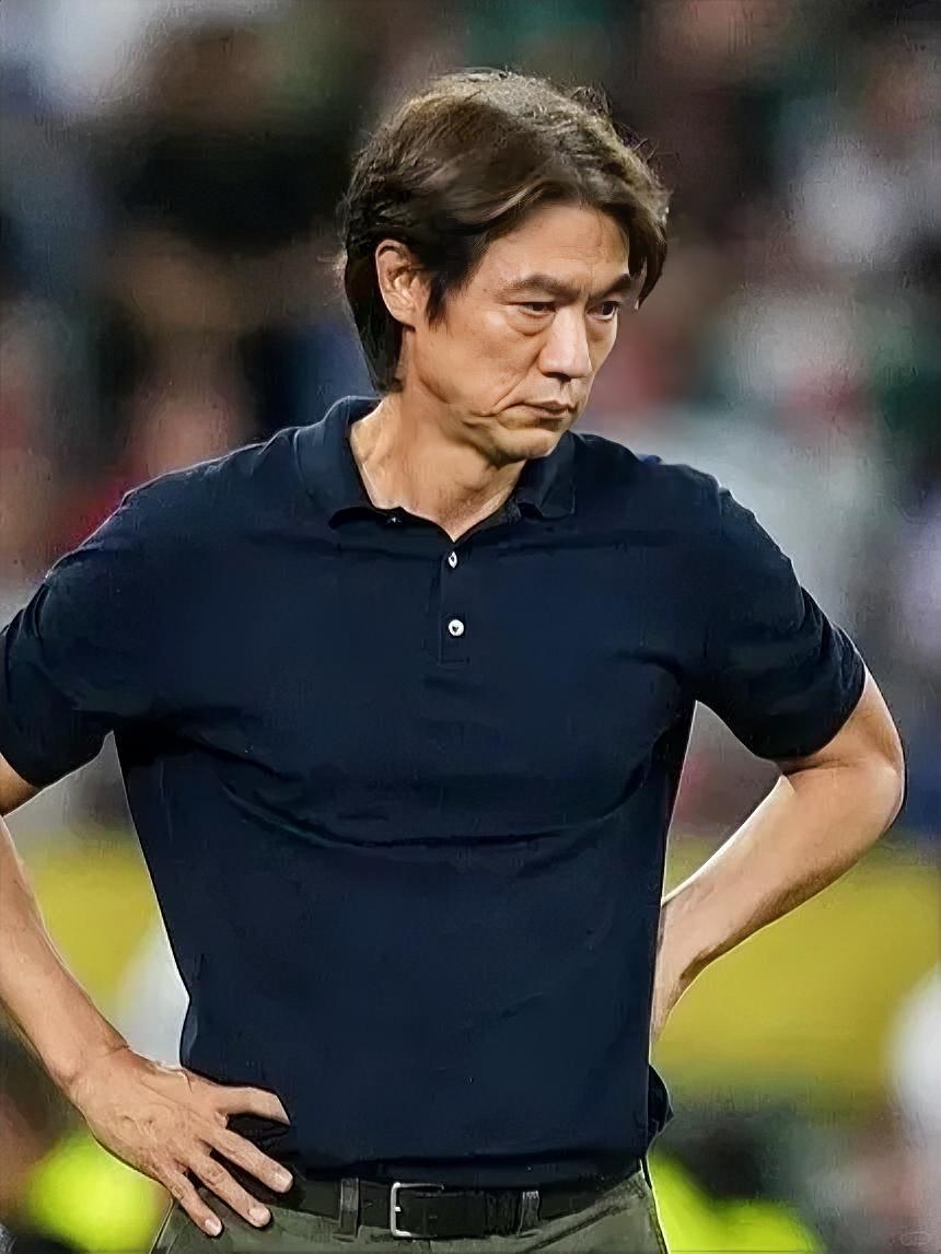 韩国主教练洪明甫坐不住了，并非由于韩国无缘世界杯32强，也不是被韩国总统李在明批