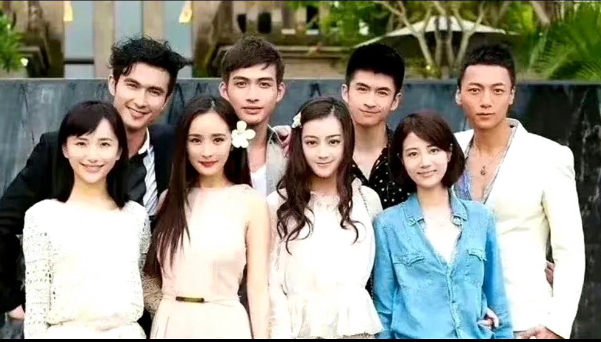 迪丽热巴张彬彬多年卡点为杨幂庆生迪丽热巴张彬彬多年为杨幂庆生当初在嘉行就是三个人