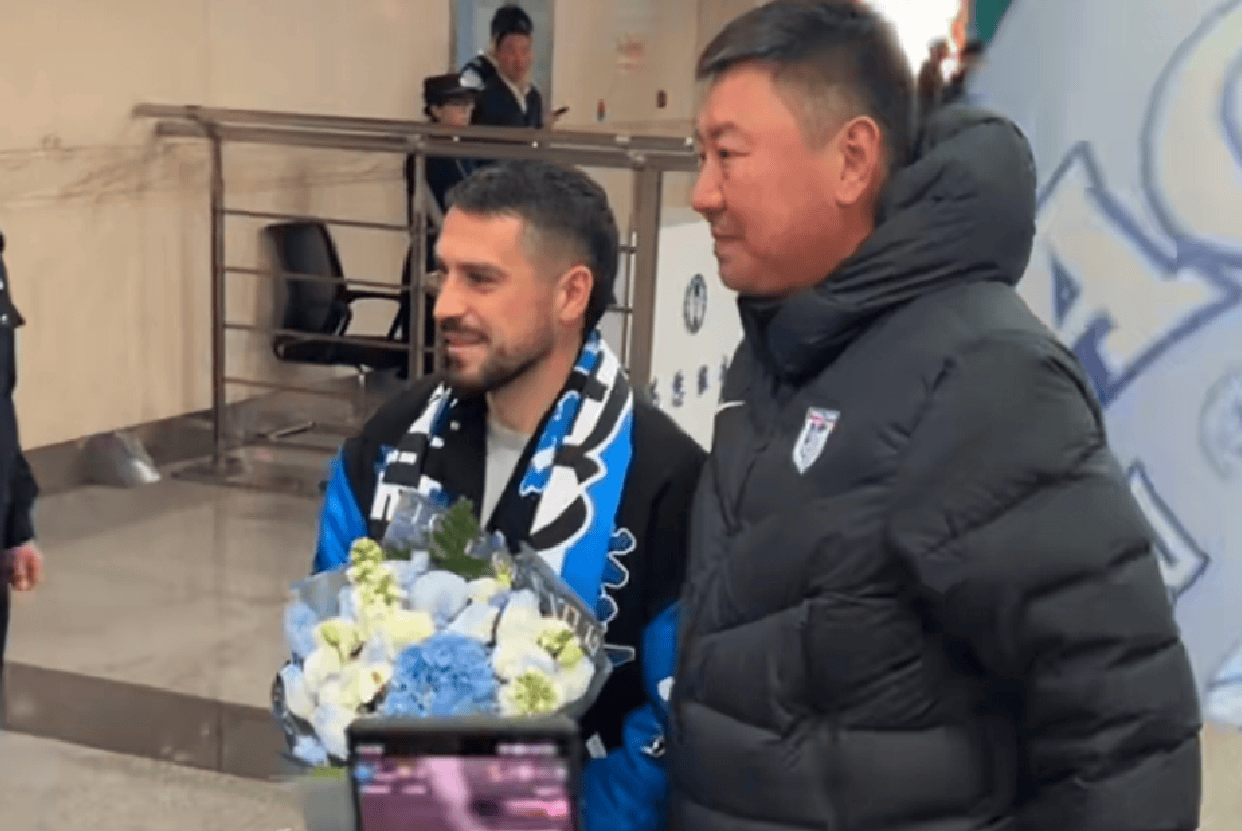 斯坦丘已落地大连，千余名大连球迷前往机场迎接