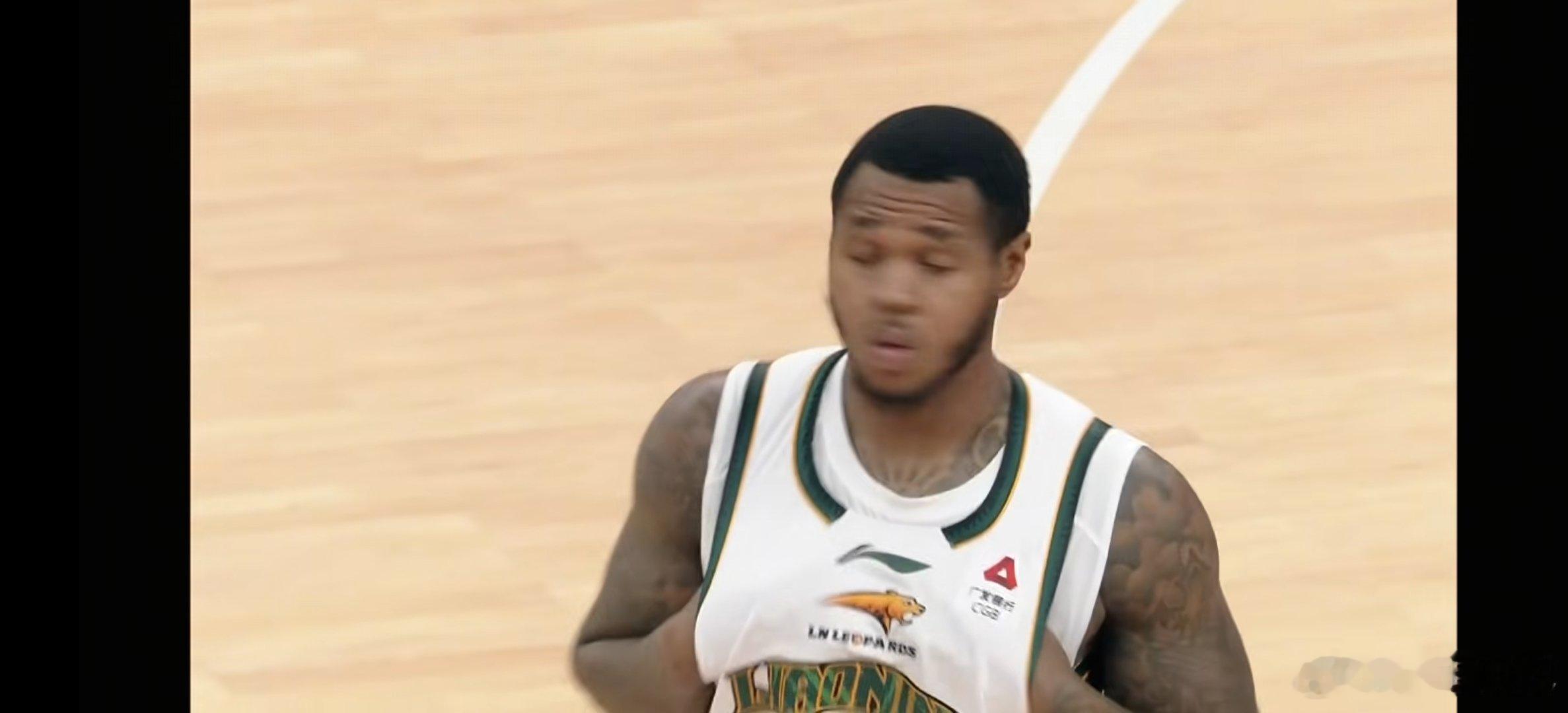 你是多少有点怪癖在手上。。。cba